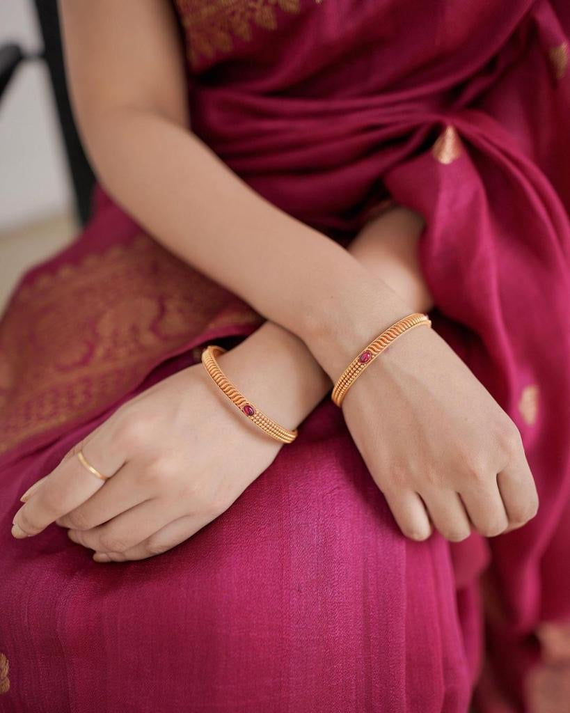 Elegant Rani Pink Banarasi Silk Saree with Antique Gold Zari Work