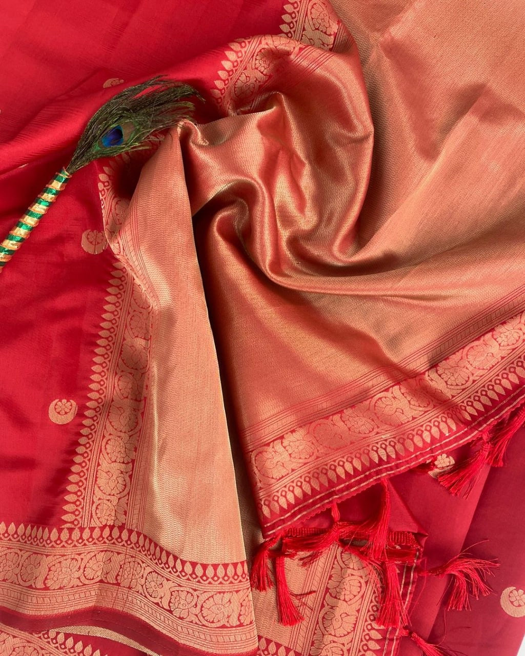 Crimson Radiance – Handwoven Banarasi Silk Saree with Zari Elegance
