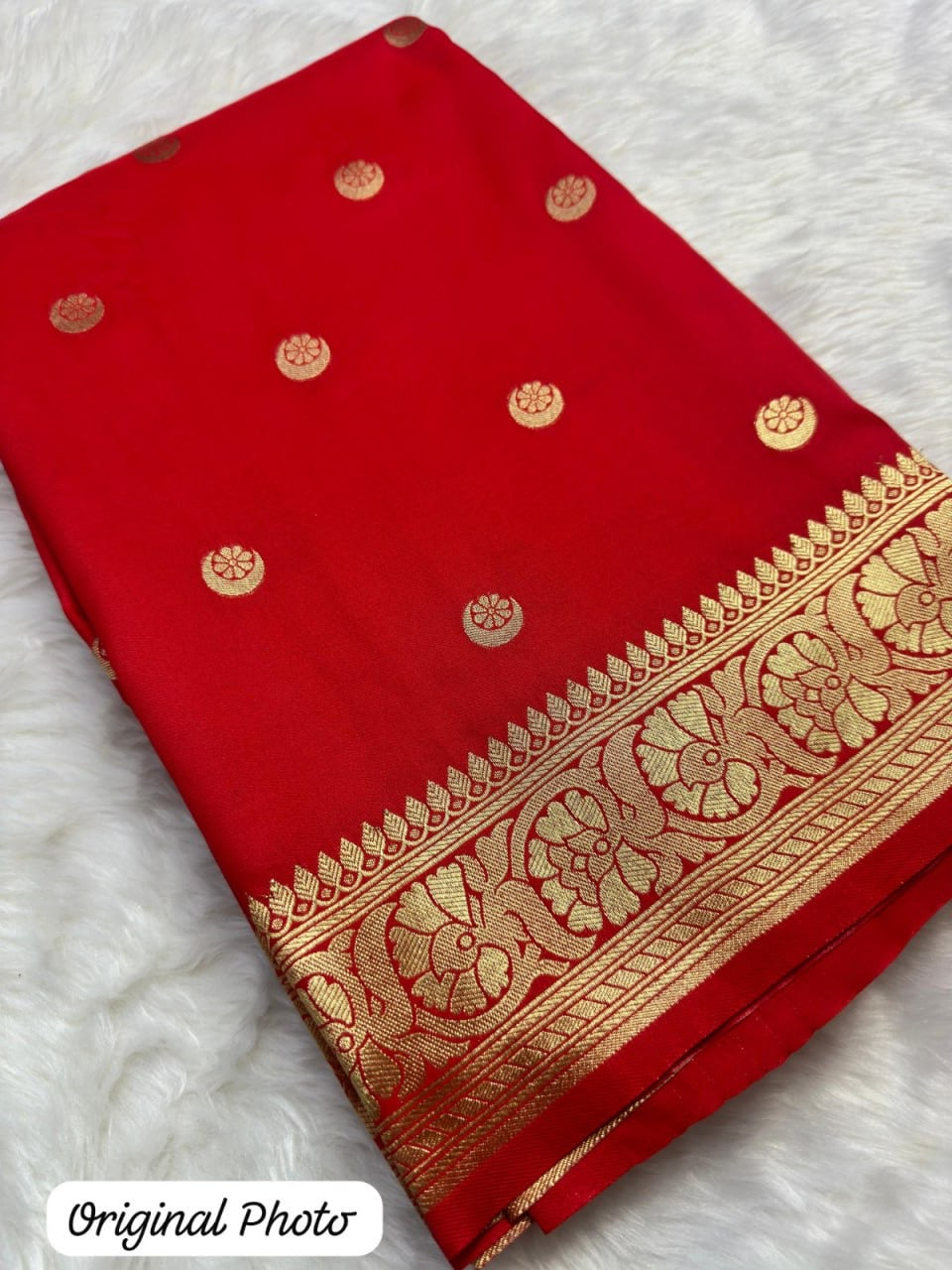 Crimson Radiance – Handwoven Banarasi Silk Saree with Zari Elegance