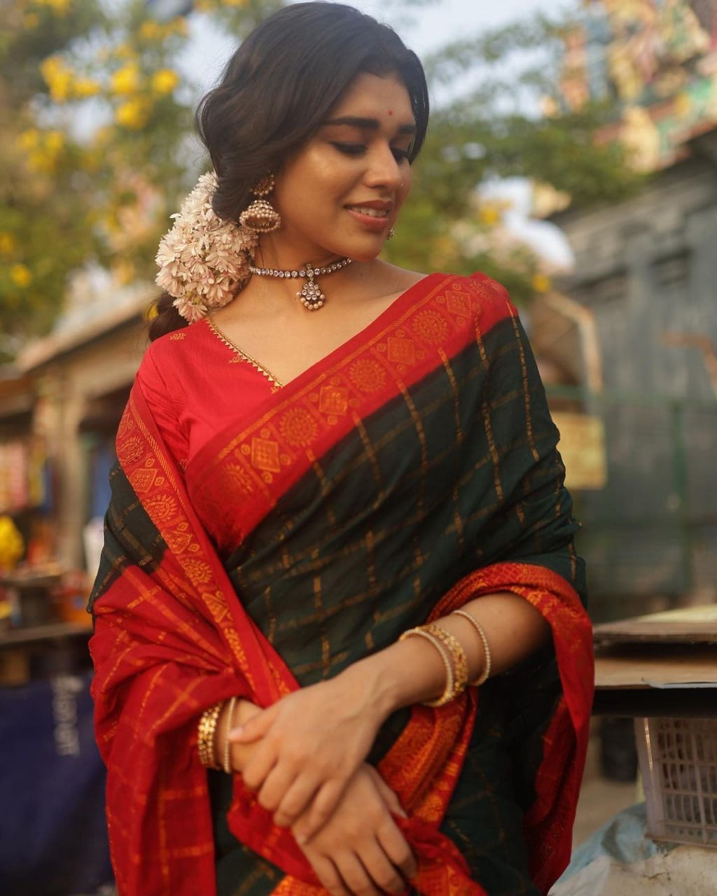 Rajasi Elegance – Red & Green Kanjivaram Saree