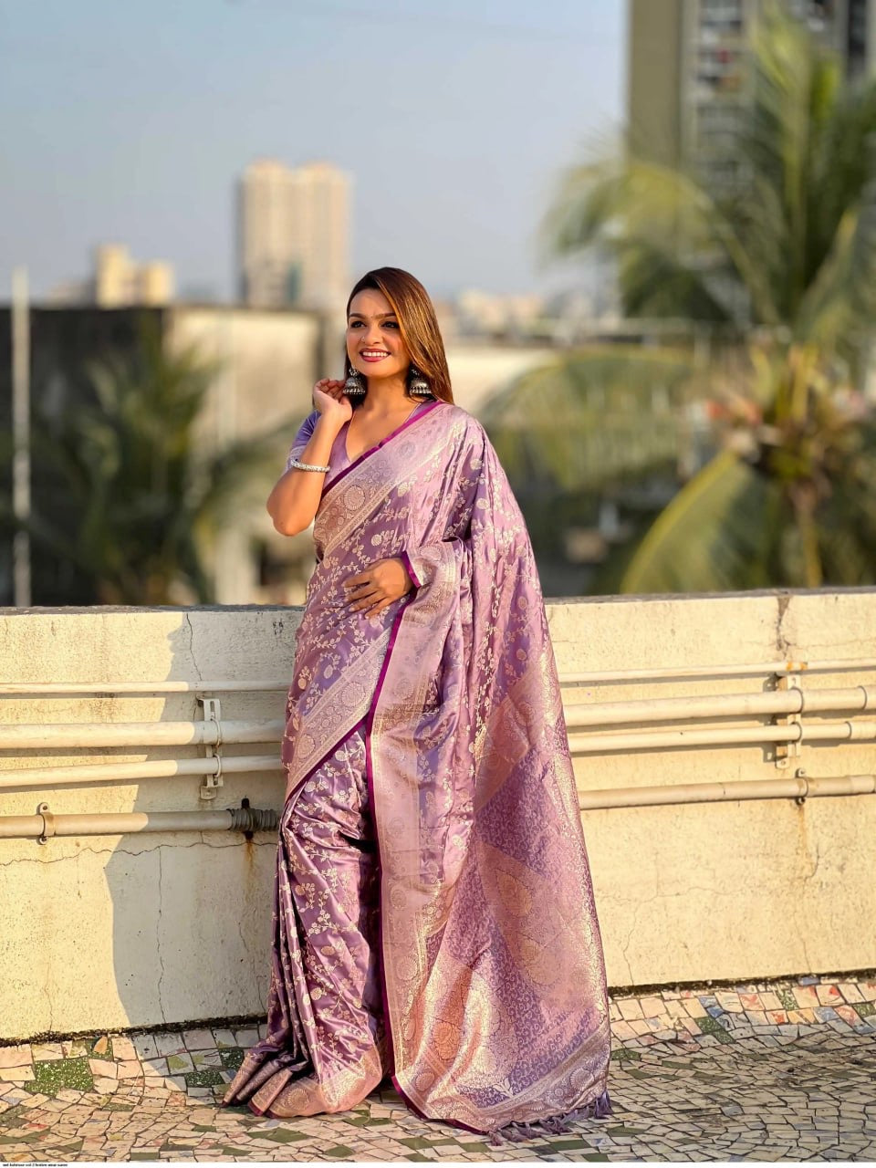 Premium Banarasi Silk Saree with Intricate Zari Work – Elegant Festive & Wedding Wear