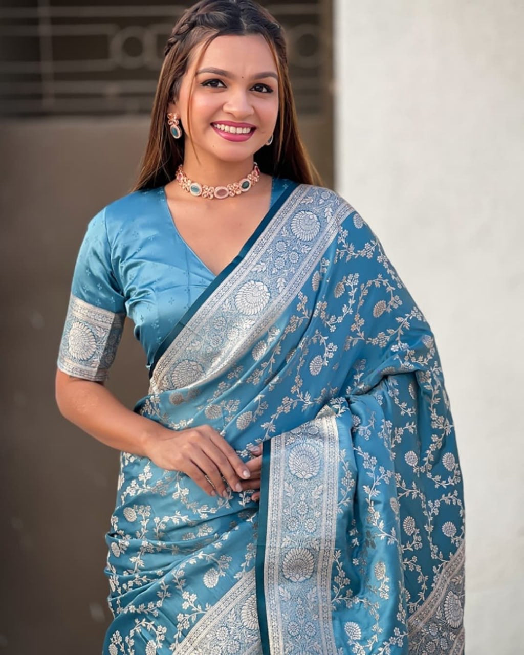Premium Banarasi Silk Saree with Intricate Zari Work – Elegant Festive & Wedding Wear