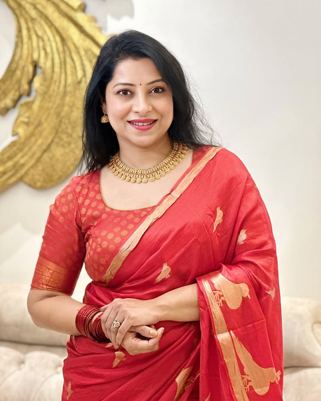 Handloom Silk Saree with Gold Bird Motifs & Zari Border – Purple/Red