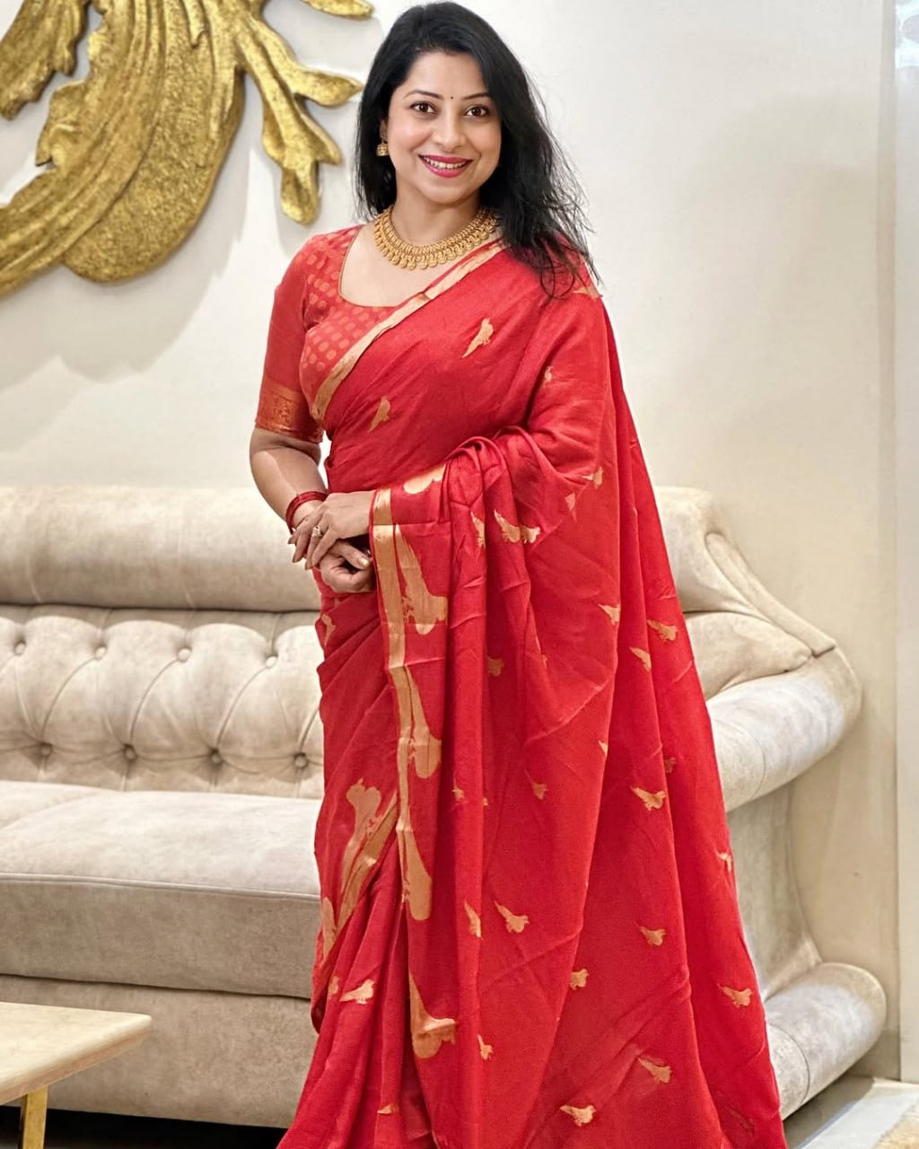 Handloom Silk Saree with Gold Bird Motifs & Zari Border – Purple/Red