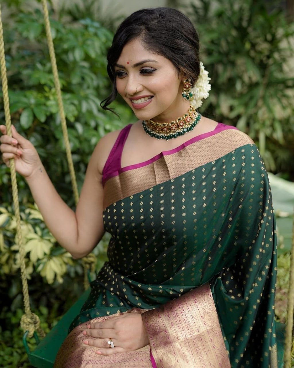 Emerald Green & Gold Handwoven Banarasi Silk Saree