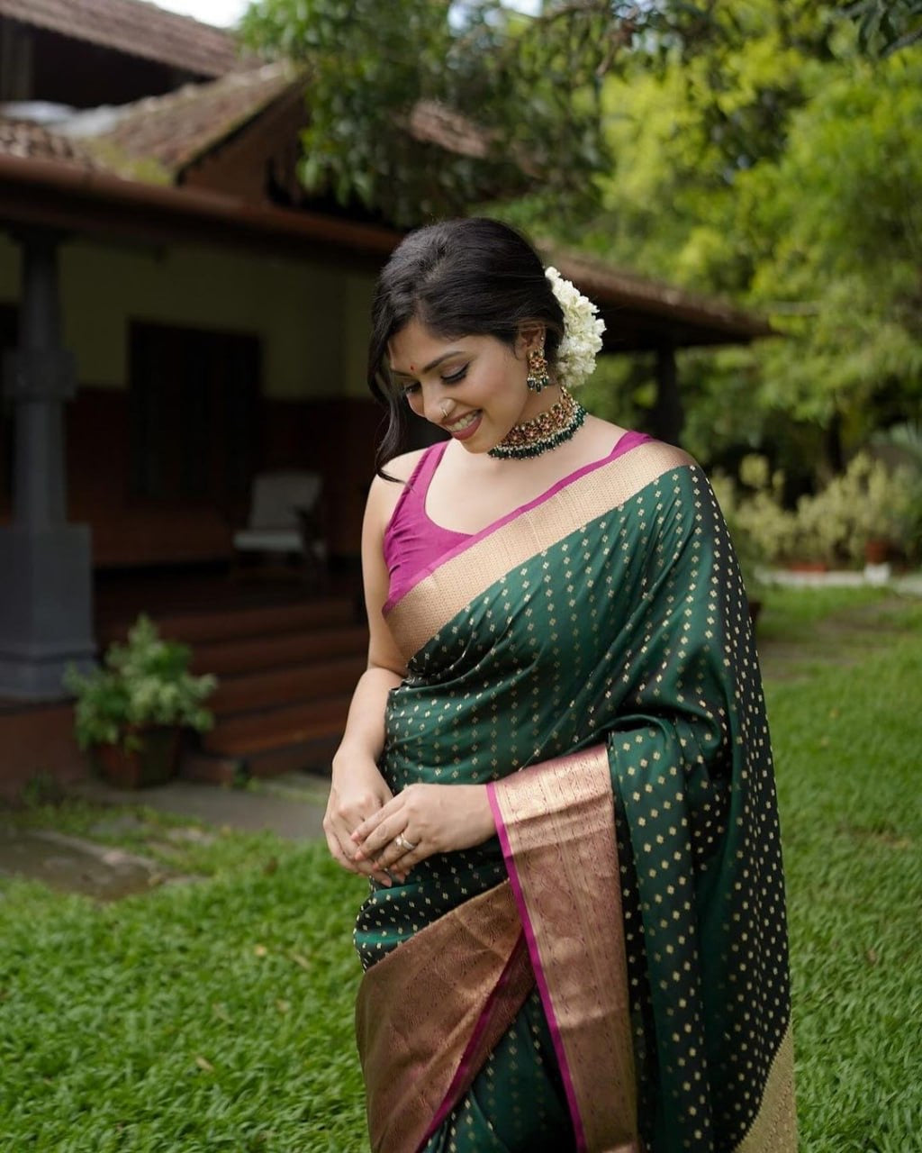Emerald Green & Gold Handwoven Banarasi Silk Saree