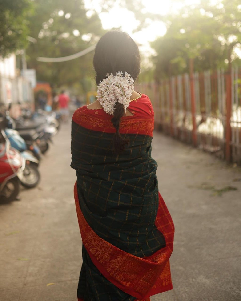 Rajasi Elegance – Red & Green Kanjivaram Saree
