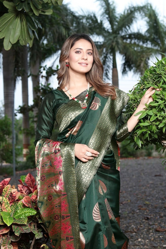Pattern Silk Saree with Contrast Golden Zari Border