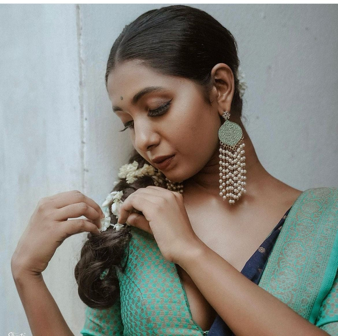 Royal Navy Blue Silk Saree with Mint Green Zari Border – Traditional Banarasi Elegance